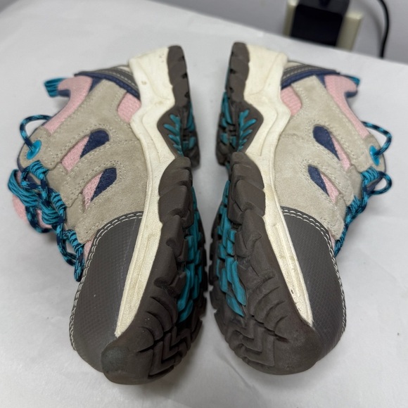 L.L. Bean Kids Trail Model Hikers Low in Pink‎ Graphite Size 4 - Picture 10 of 11